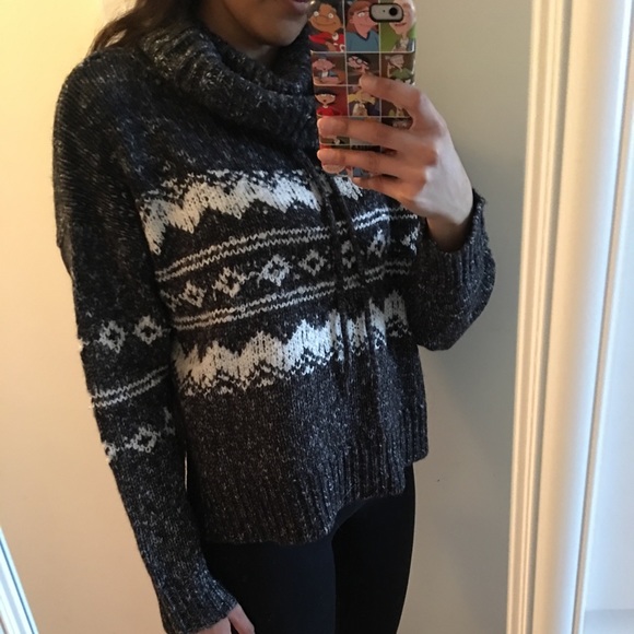Cropped Tribal Grey Turtleneck Sweater - Picture 2 of 5